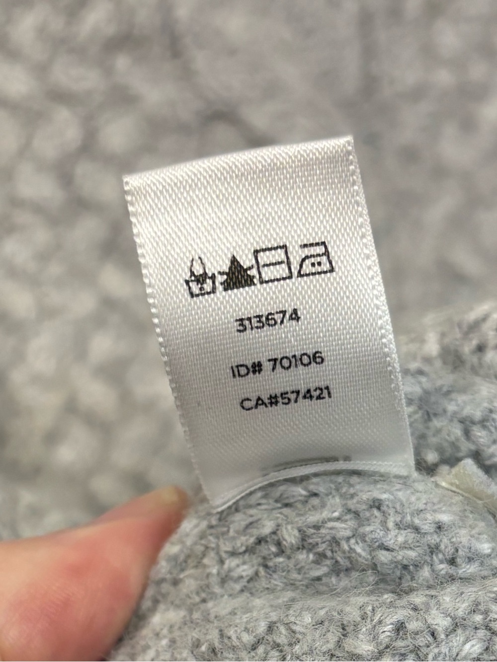 Ann Taylor Loft Gray 3/4 Sleeve Cable Knit Sweater Woman’s Size Small - Picture 7 of 7